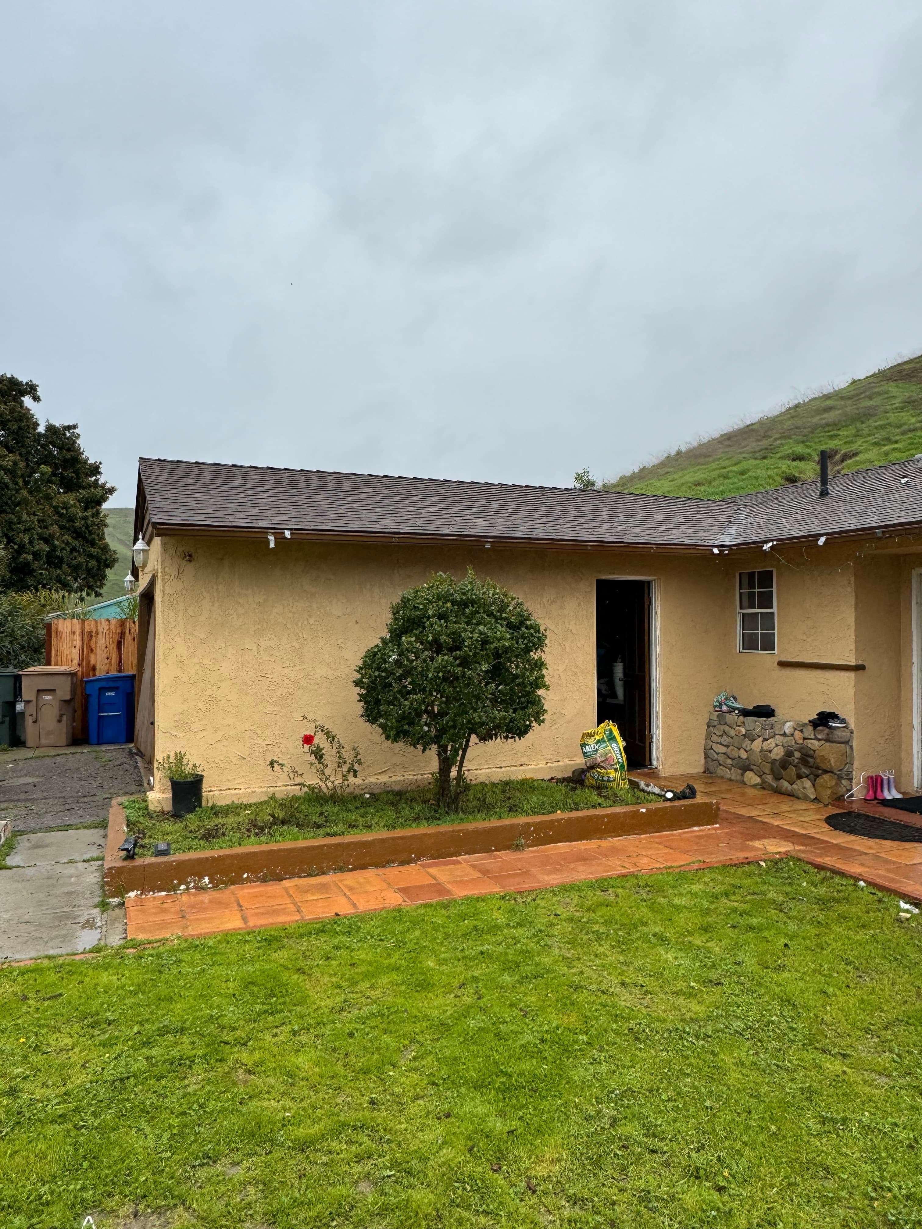 Side exterior of the main house in Ventura before the renovation